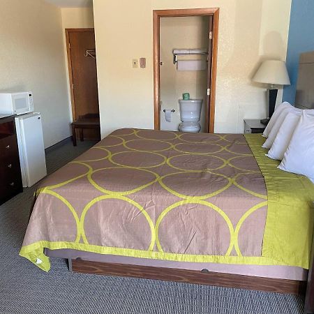 Amerivu Inn & Suites Eau Claire Buitenkant foto
