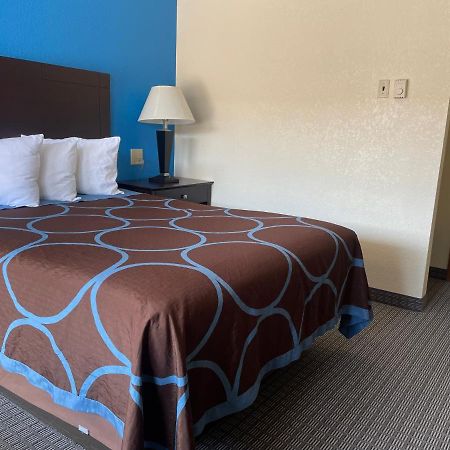 Amerivu Inn & Suites Eau Claire Buitenkant foto
