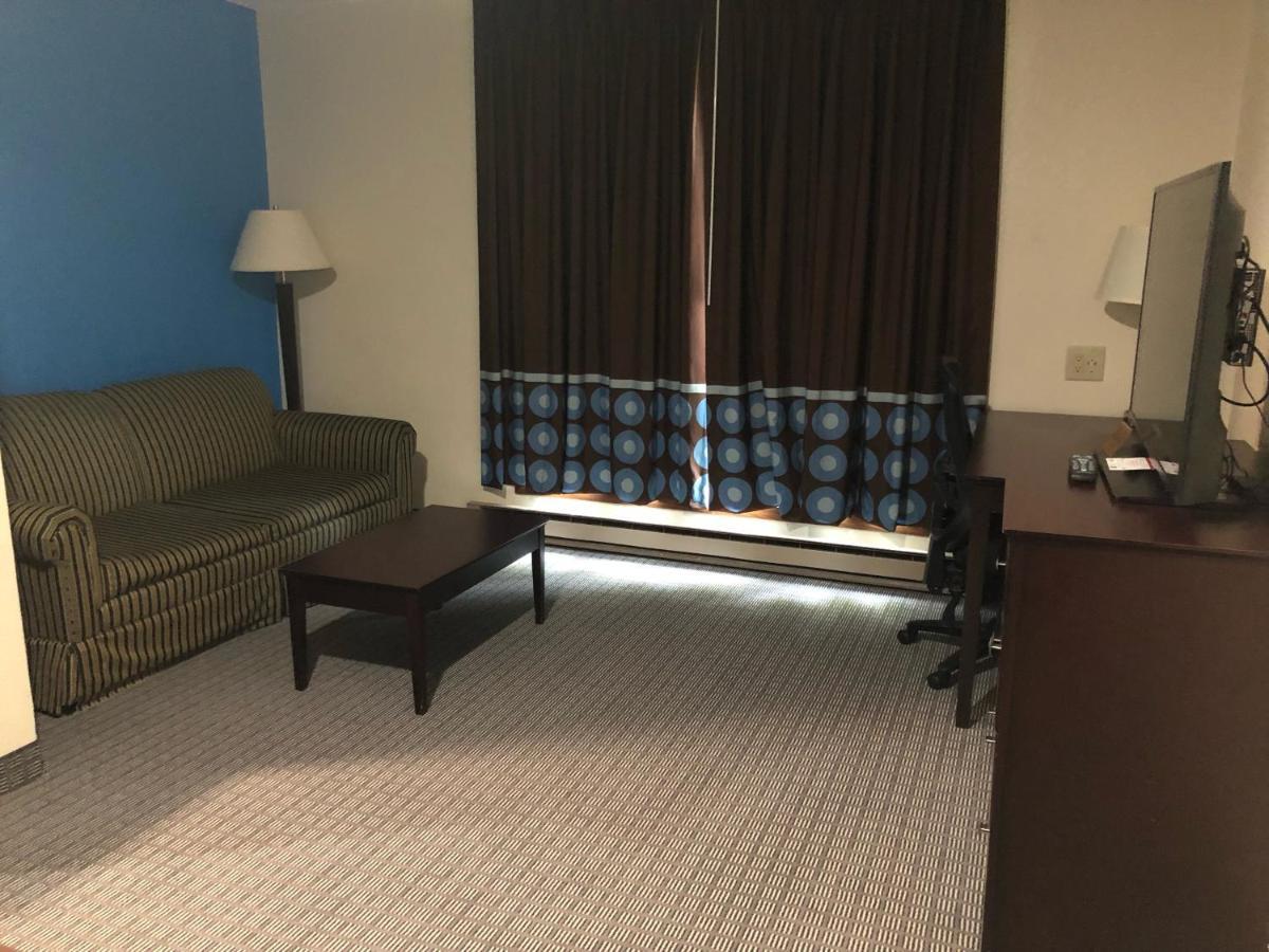 Amerivu Inn & Suites Eau Claire Buitenkant foto
