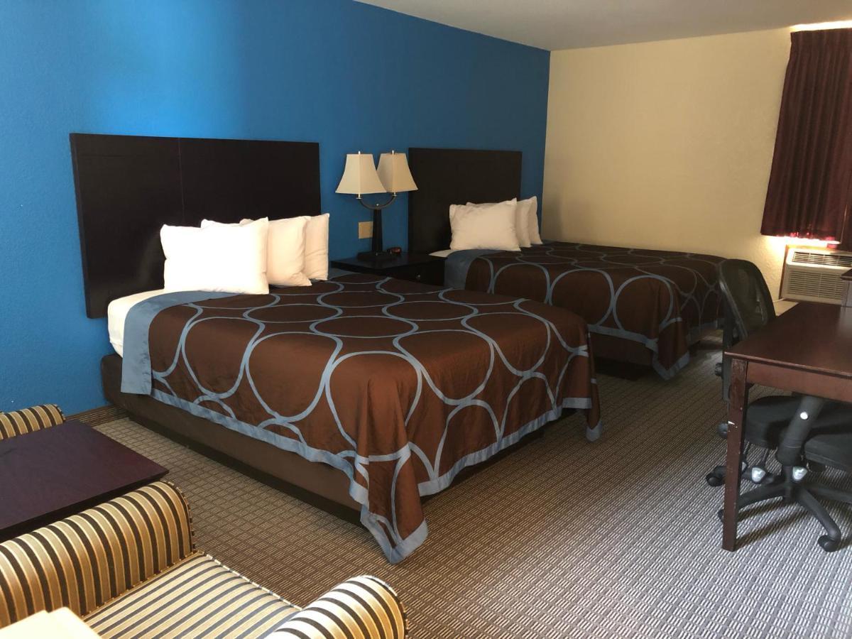 Amerivu Inn & Suites Eau Claire Buitenkant foto